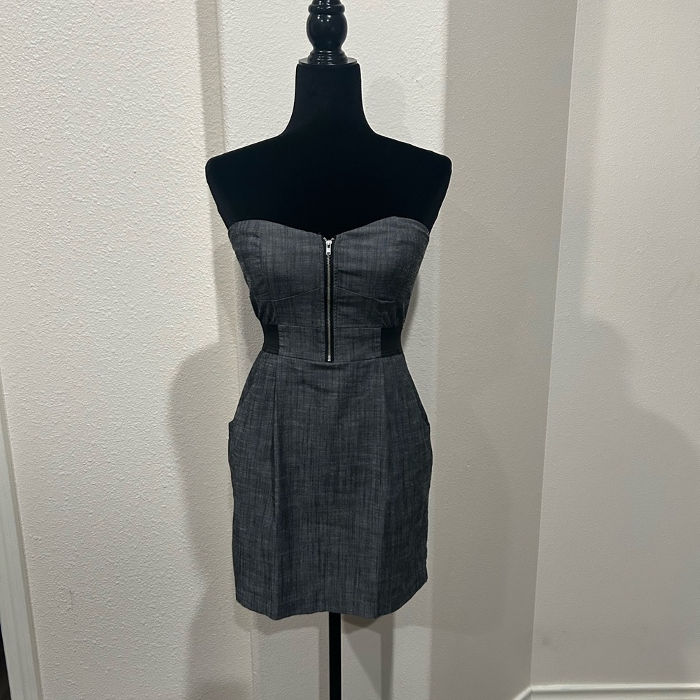 Chic Gray Strapless Dress with Zipper Detail